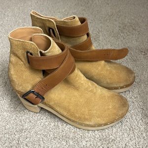 Free people clogs